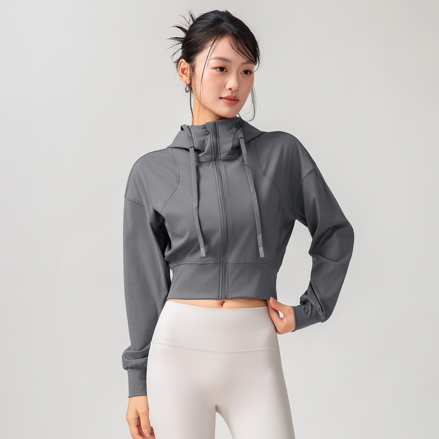 เสื้อโยคะผู้หญิงสีพื้น แขนยาว  - Yoga & Fitness Classes By Niharika Zirakpur Reviews บทวิจารณ์และราคา