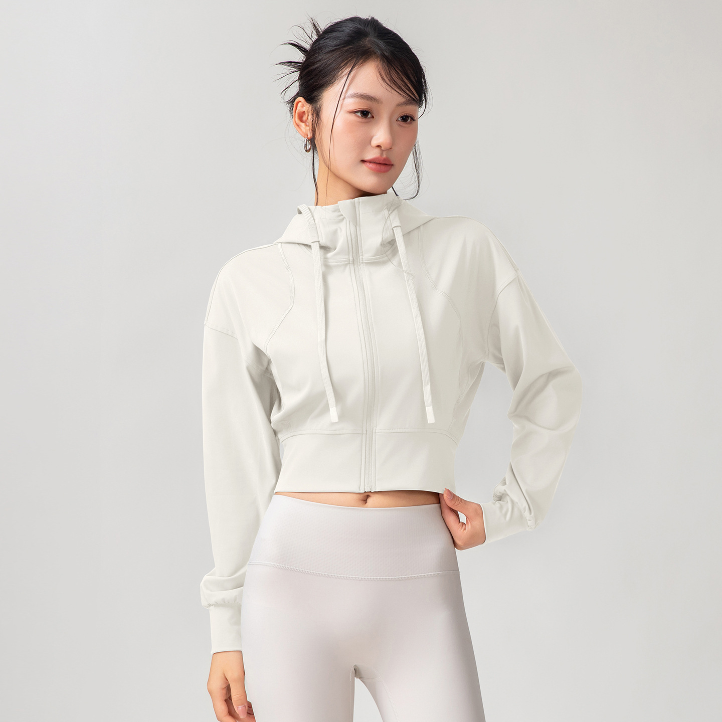 เสื้อโยคะผู้หญิงสีพื้น แขนยาว  - Yoga & Fitness Classes By Niharika Zirakpur Reviews บทวิจารณ์และราคา